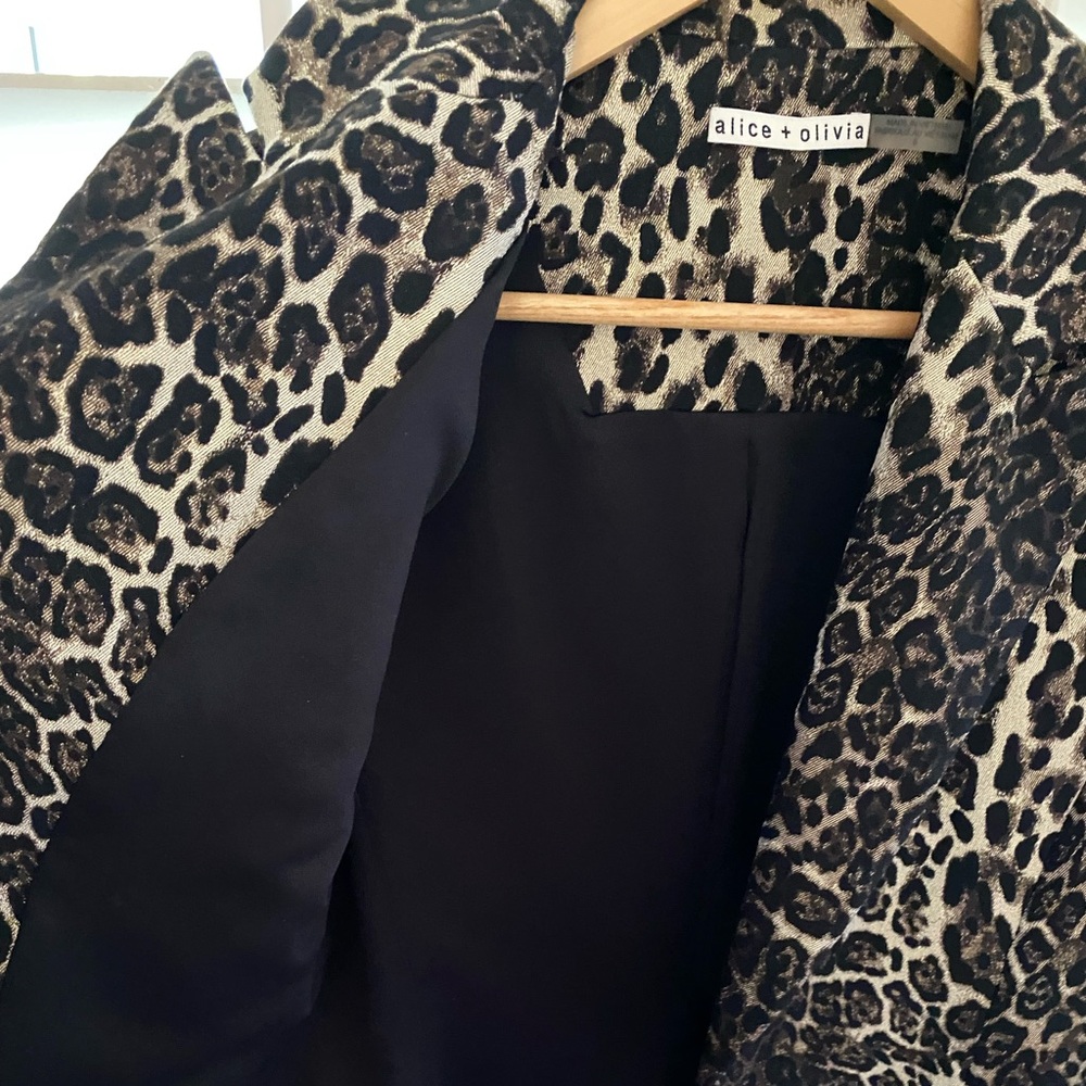 Alice and Olivia Toby Leopard Jacquared Blazer 6 NWOT - Picture 3 of 10